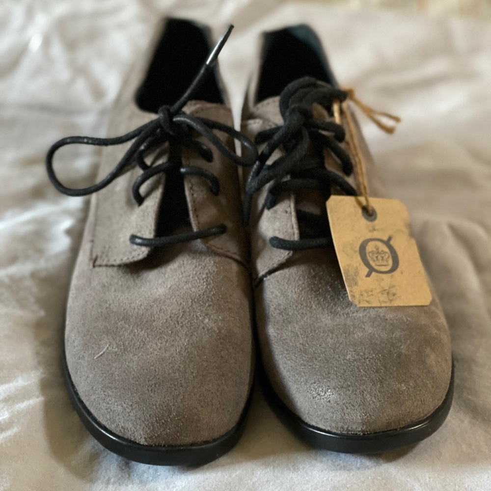 BORN Genuine Leather Shoelace Pumps